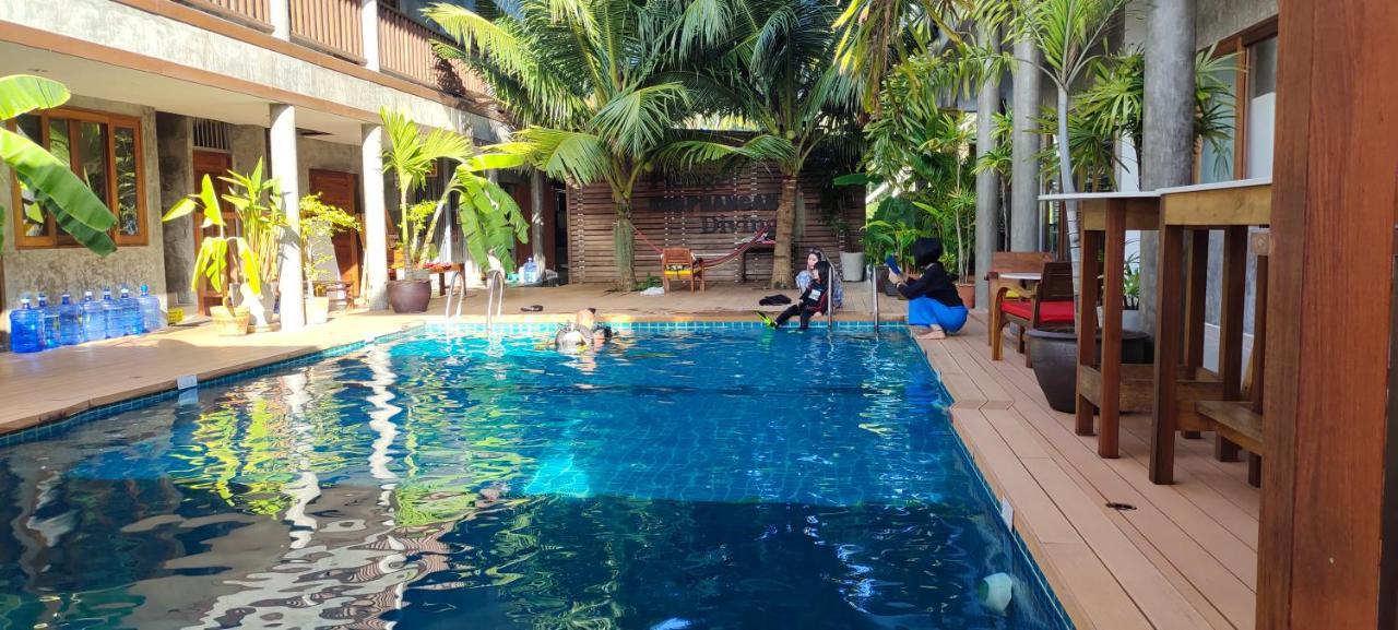 Le Grand Bleu Hotel Wok Tum 外观 照片
