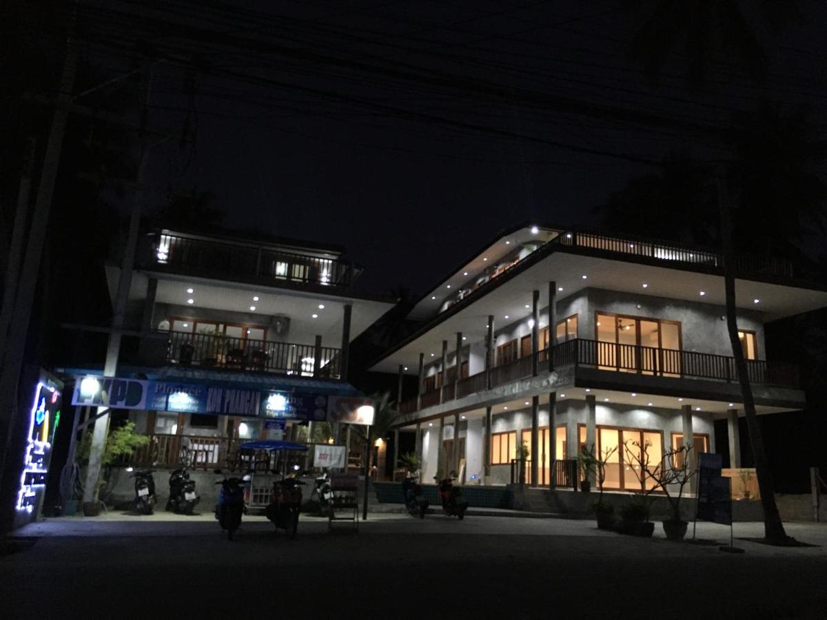 Le Grand Bleu Hotel Wok Tum 外观 照片